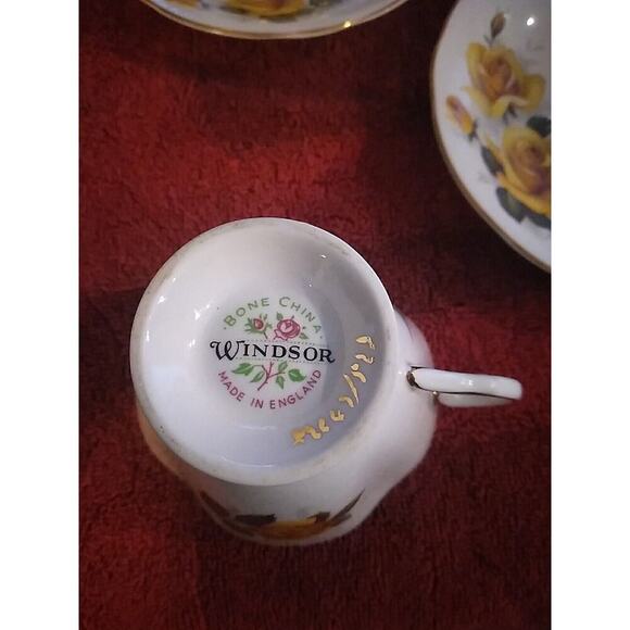 2 Royal Windsor Vintage Tea Cups And Saucers Yellow Rose - Picture 5 of 5